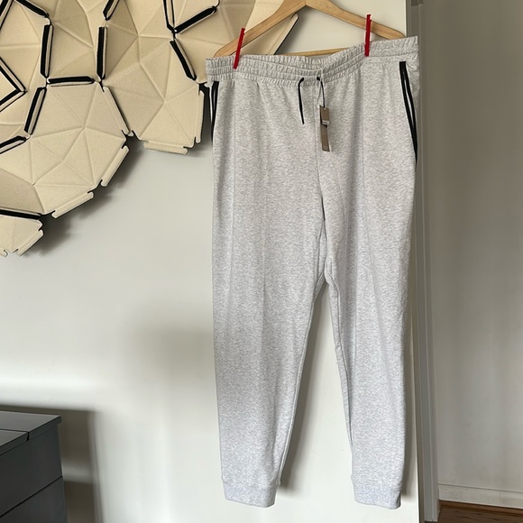On Running Pants - NWT On cloud womens XL movement joggers gray black stripe running